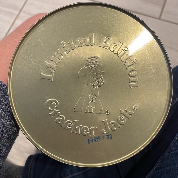 Cracker Jack popcorn tin - Picture 5 of 11